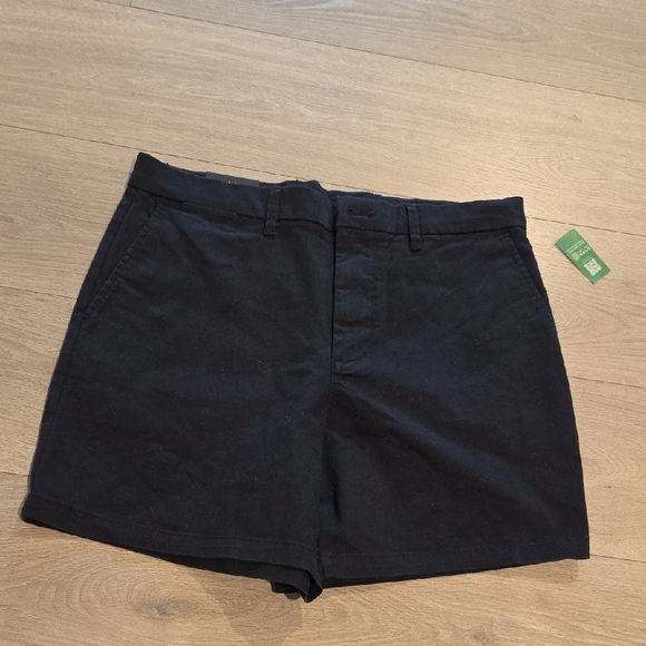 NWT Gap 6 Inch Shorts - Picture 1 of 4